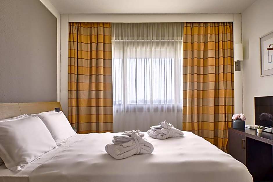 Living Place Hotel
