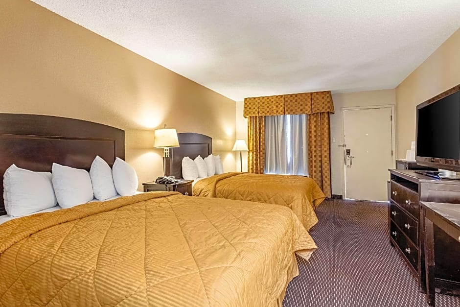 Rodeway Inn & Suites