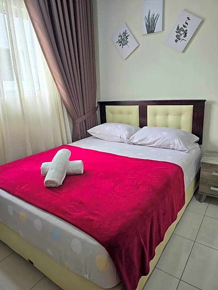 Casa D'Faiz Alanis near KLIA pool olympic size