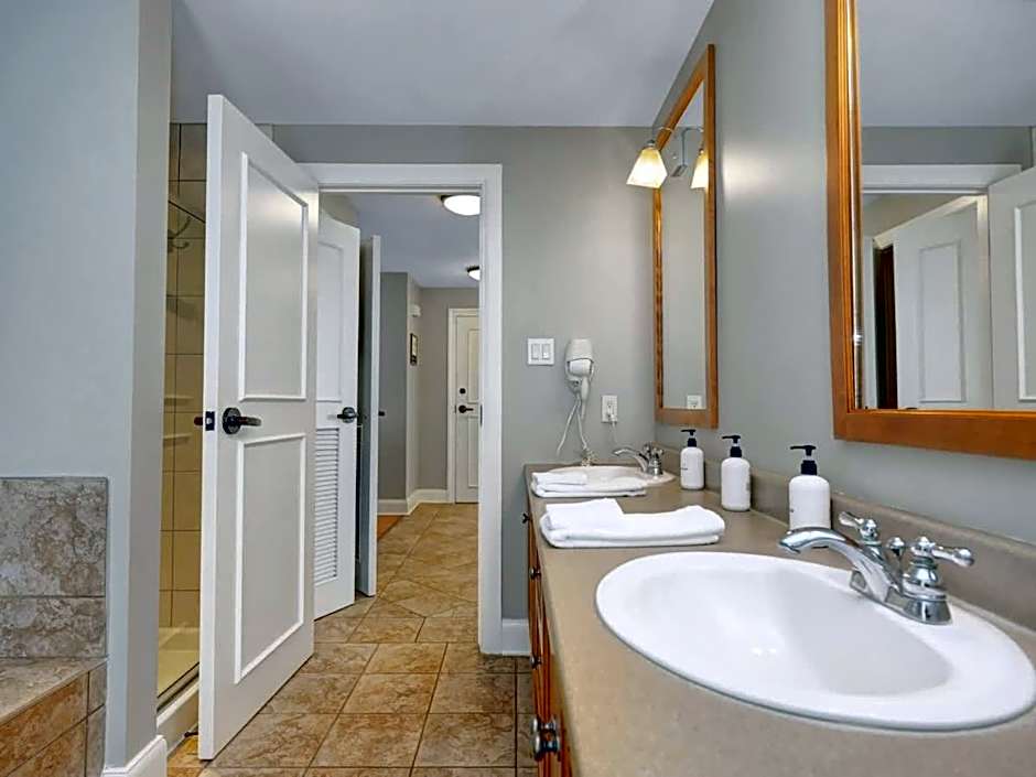 All Season Ski in Out Chalets at Calabogie Peaks