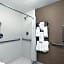 La Quinta Inn & Suites by Wyndham Knoxville Central Papermill