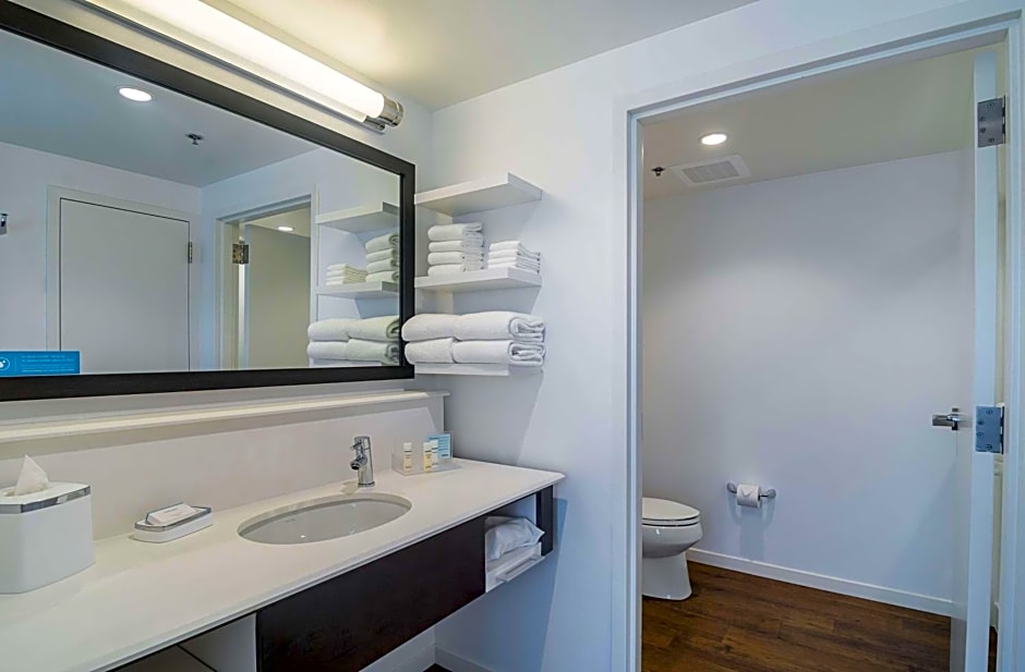 Hampton Inn By Hilton Chicago North-Loyola Station, Il