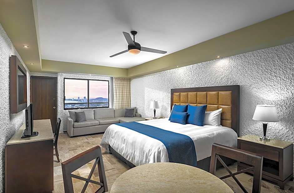 El Cid El Moro Beach