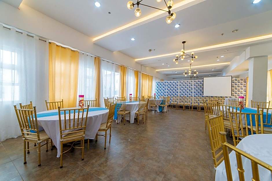 RedDoorz Plus at Hotel Metro Kalibo