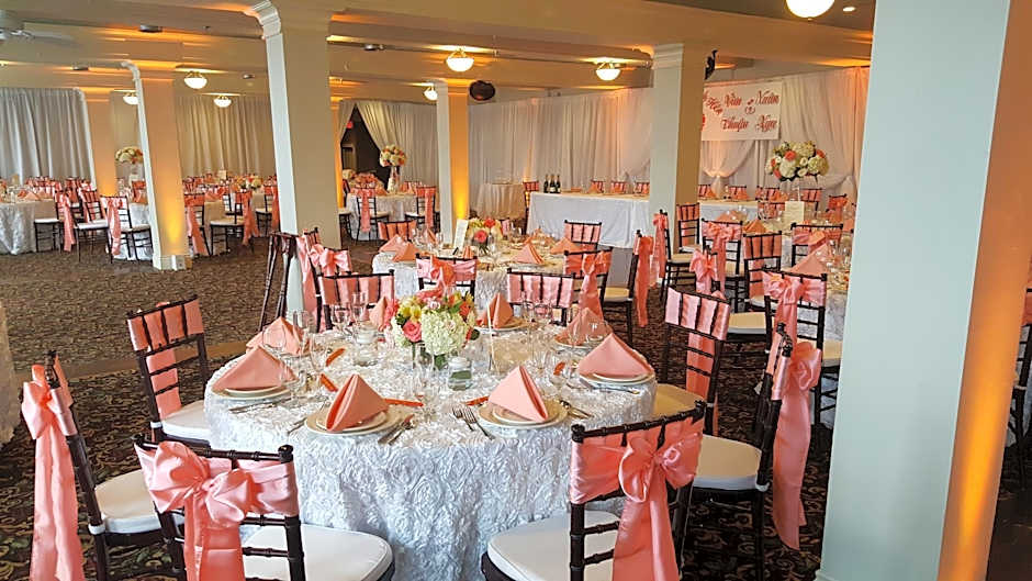 Niagara Crossing Hotel & SPA