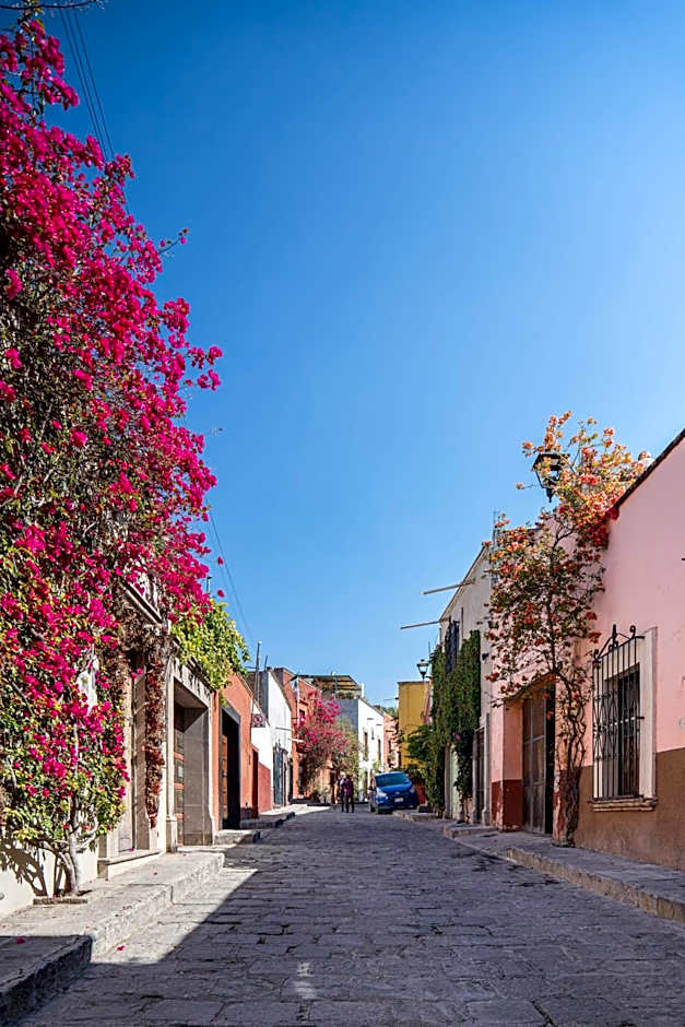 HOLT Hotel del Pueblito