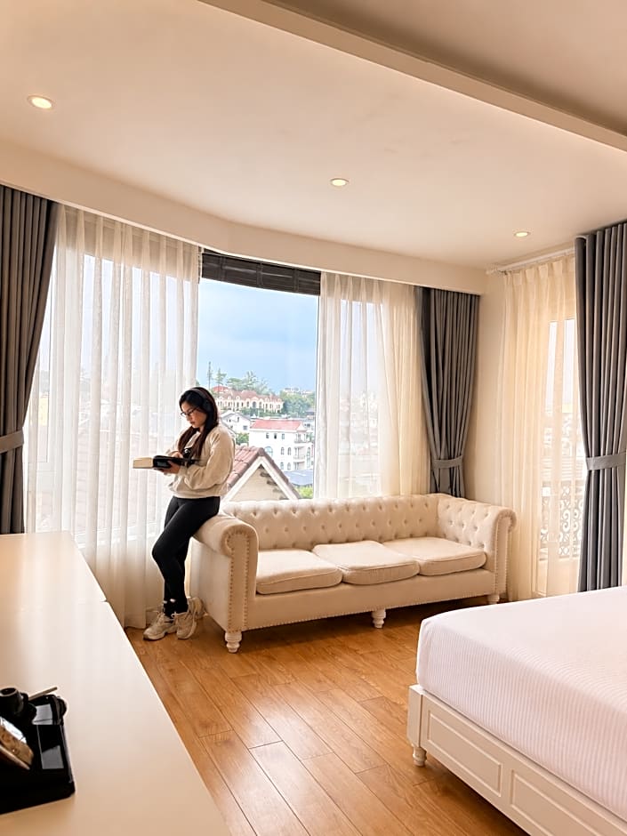 Nature Hotel - Pham Hong Thai