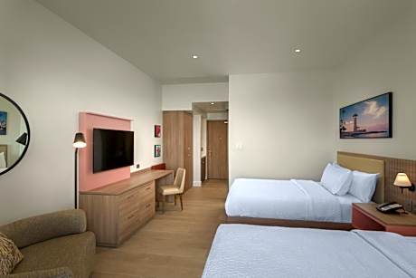 Queen Room with Two Queen Beds - Ocean Front View