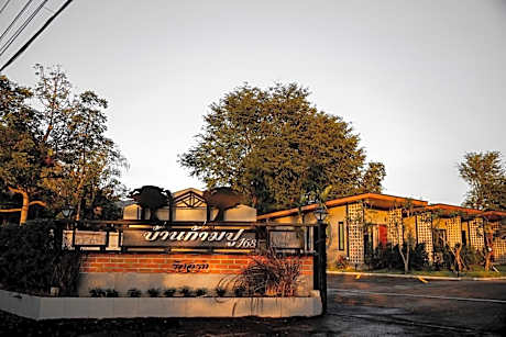 BaanKampu Resort