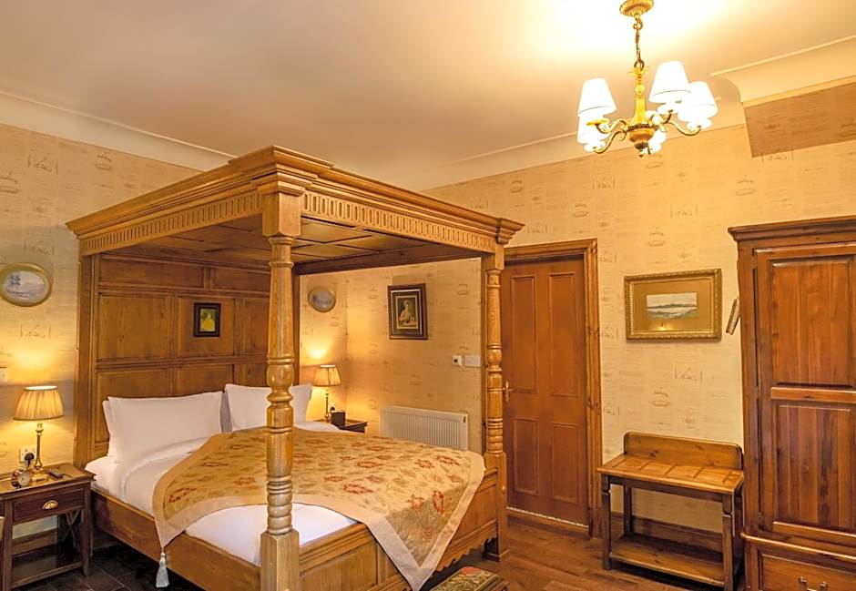 The Whispering Pine Lodge