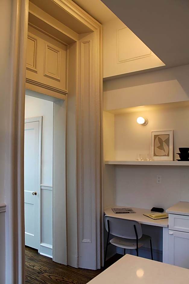 Stay Rafa At 2000 Spruce