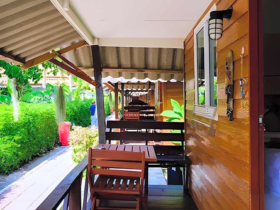 Charming Lipe Beach Resort