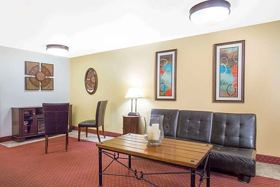 Super 8 by Wyndham Elko