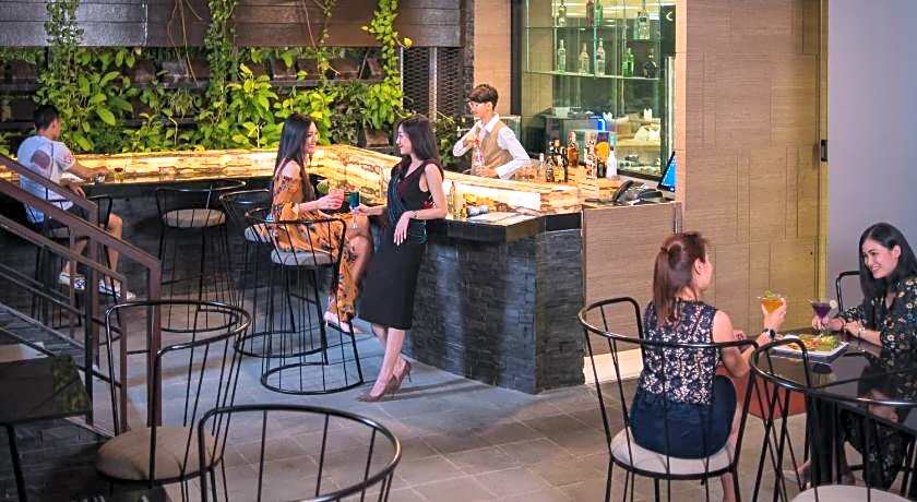 Solitaire Bangkok Sukhumvit 11