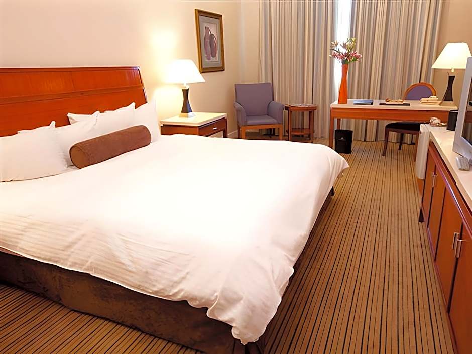 Photo 1 of 1 of Accessible King Bed