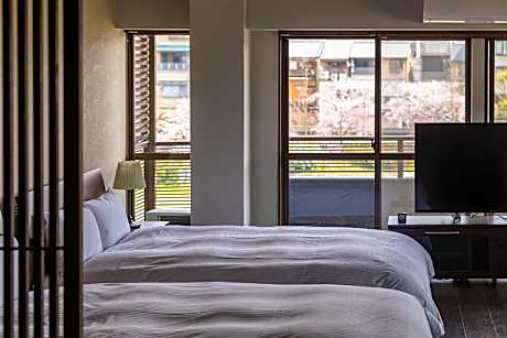 Deluxe River View