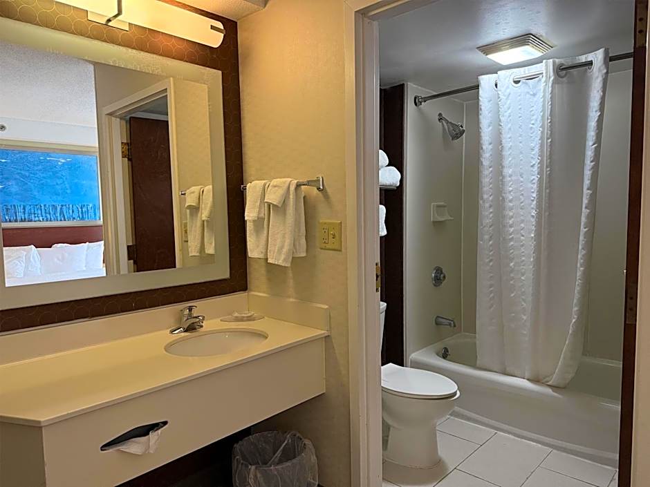 The Peoria Hotel, SureStay Collection by Best Western