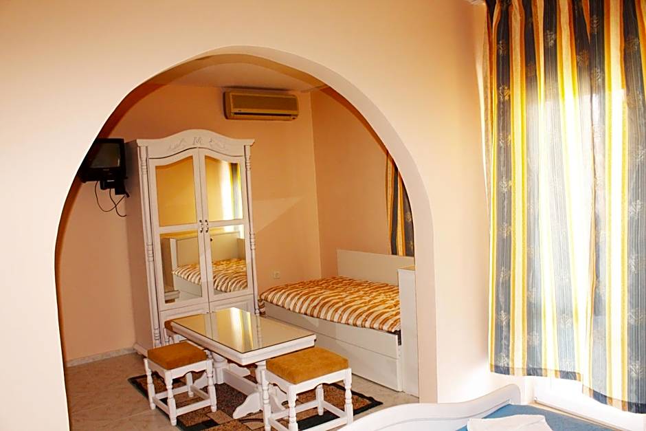 Family Hotel Paros 2