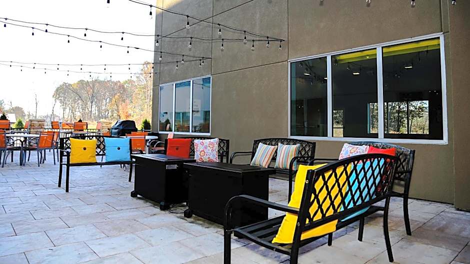 Holiday Inn Express & Suites Kingston-Ulster By IHG