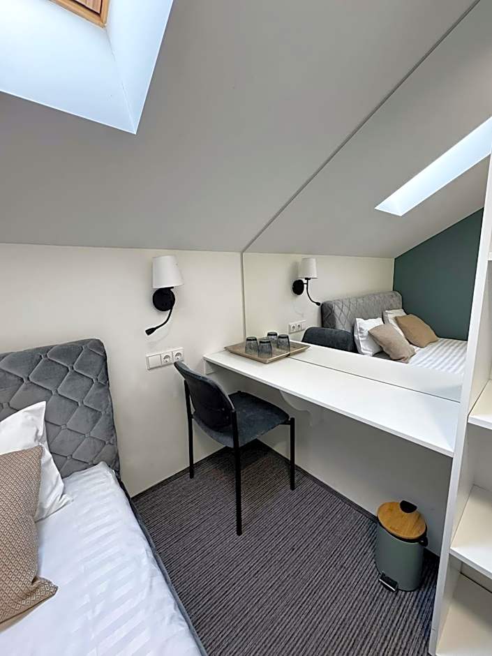 Apple Economy Hotel