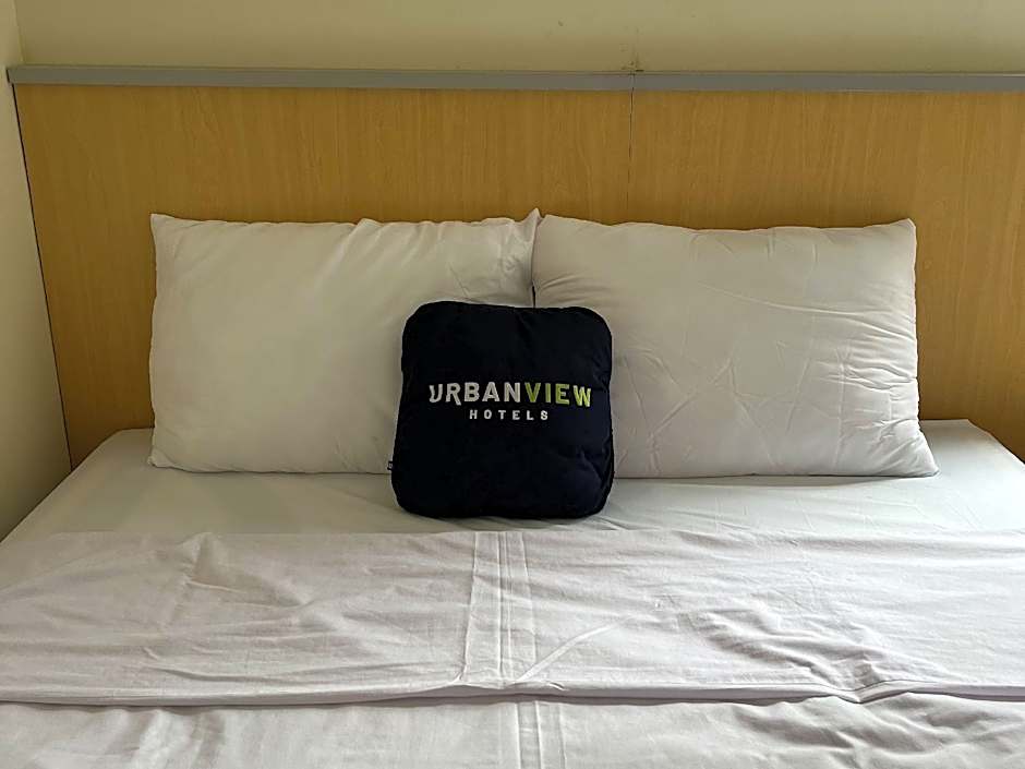 Urbanview Indria Inn Solo by RedDoorz