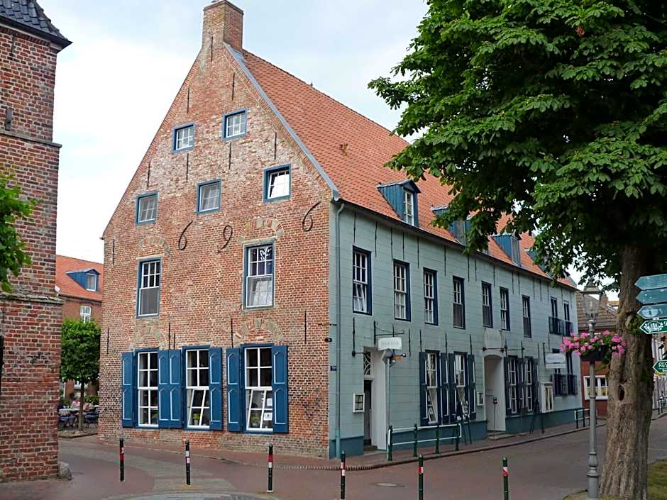 Photo 1 of 50 of Hohes Haus