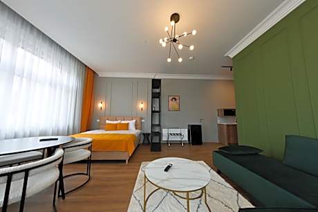 King Studio with Sofa Bed