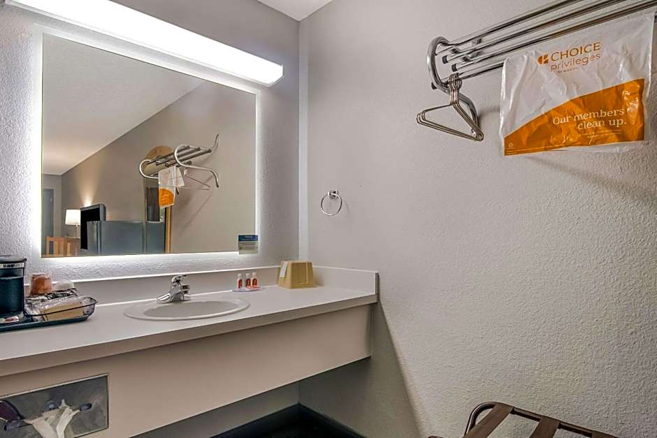 Econo Lodge Branson Theater District