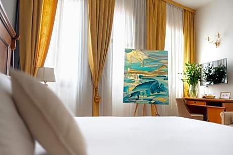 Deluxe Double Room with Canal View