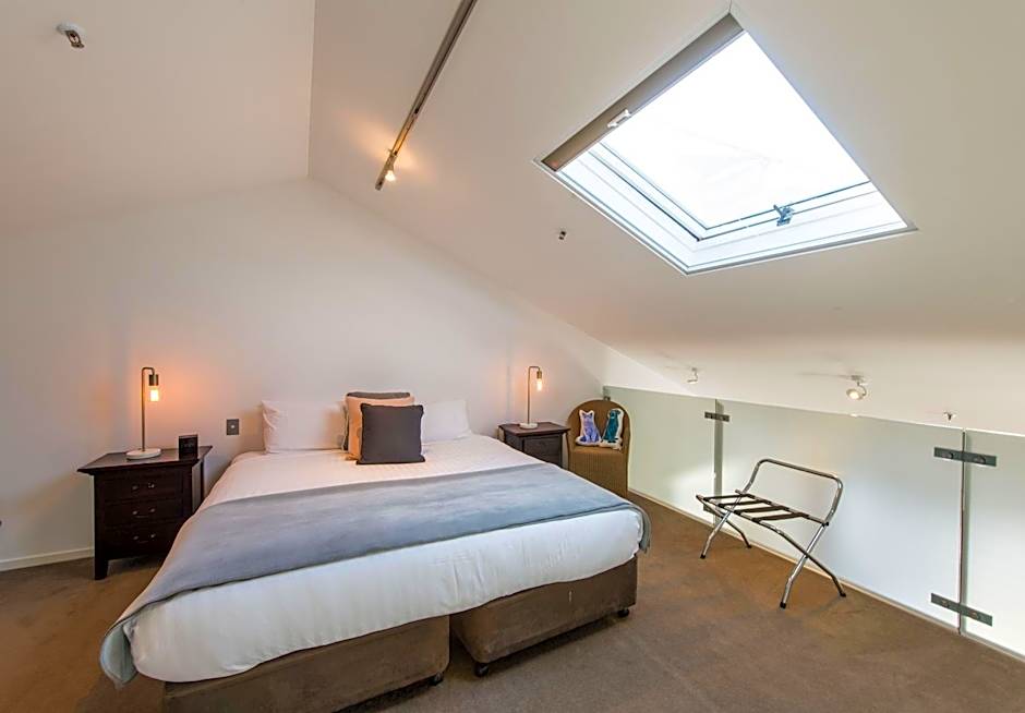 Sullivans Cove Apartments