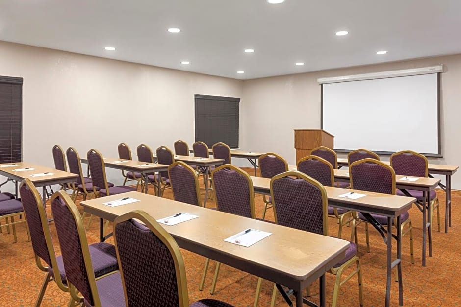 Country Inn & Suites by Radisson, Jackson-Airport, MS