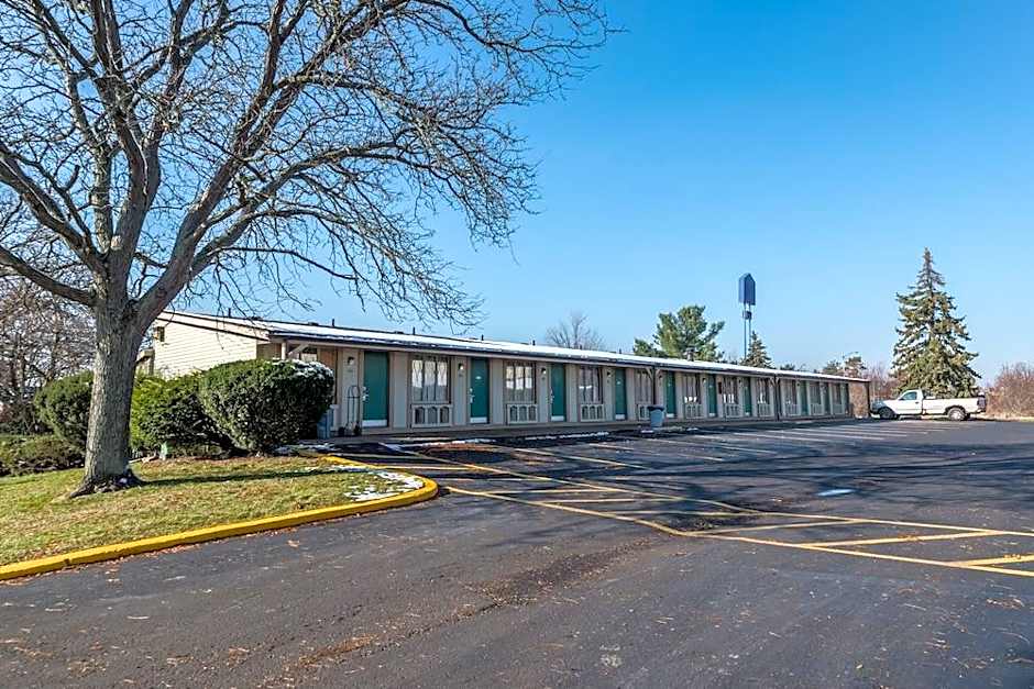 OYO Hotel Wadsworth OH I-76