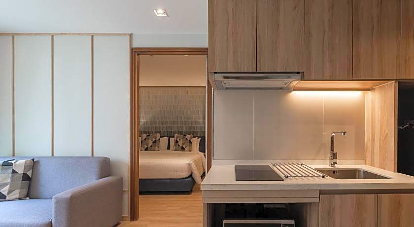 The Quarter Phromphong by UHG