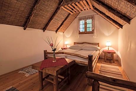 Bungalow with Garden View