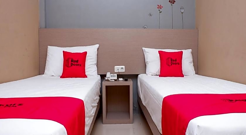 RedDoorz near Java Supermall Semarang