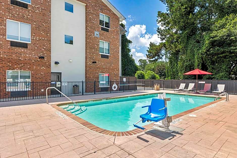 Holiday Inn Express & Suites Buford NE - Lake Lanier by IHG