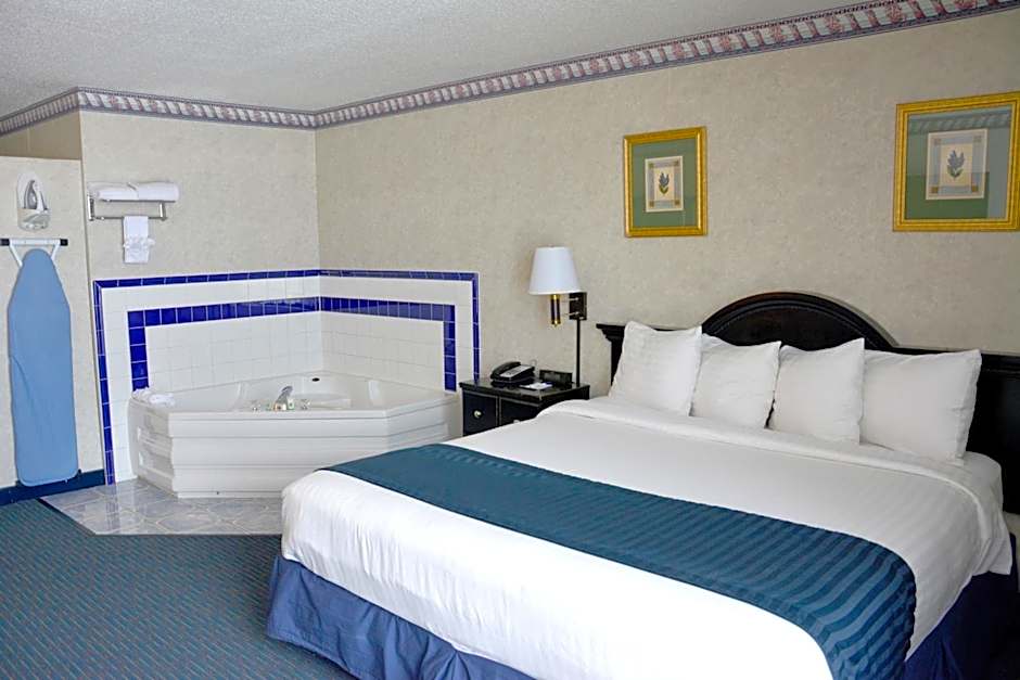 Travelodge by Wyndham Milwaukee