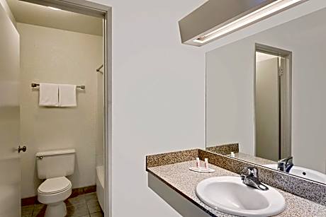 Queen Suite