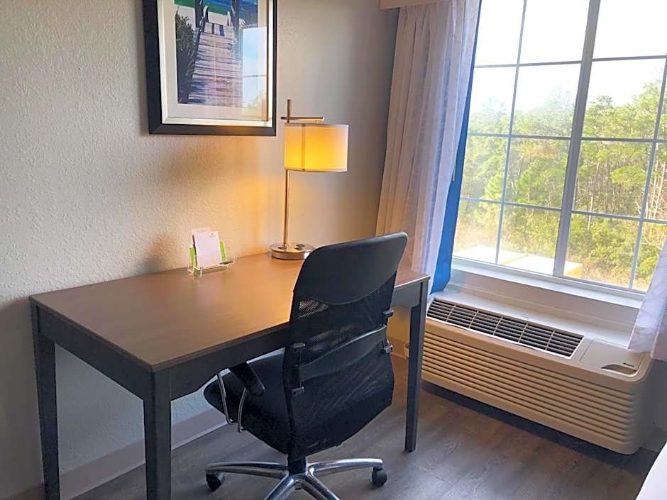 La Quinta Inn & Suites by Wyndham Panama City Beach