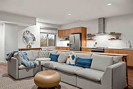 Studio Commons, Studio, Courtyard view