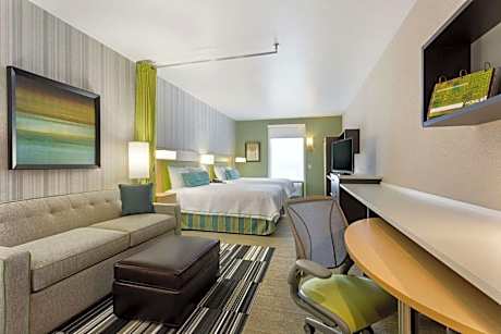 Queen Studio with Two Queen Beds - Non-Smoking