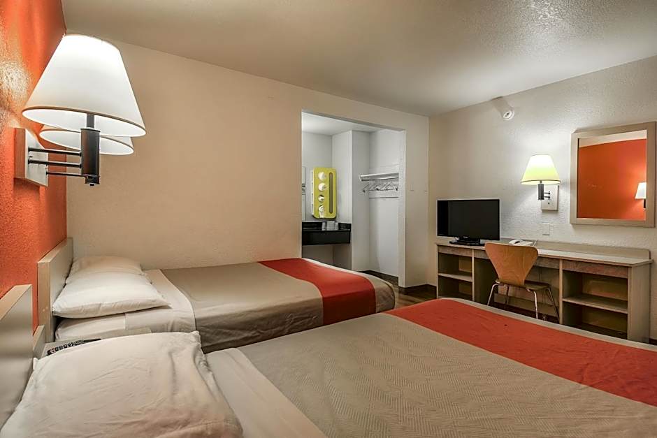 Motel 6 Chino, CA - Los Angeles Ontario