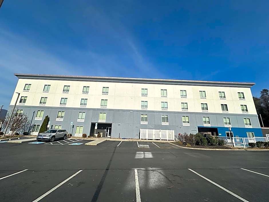 Holiday Inn Express & Suites Caryville By IHG