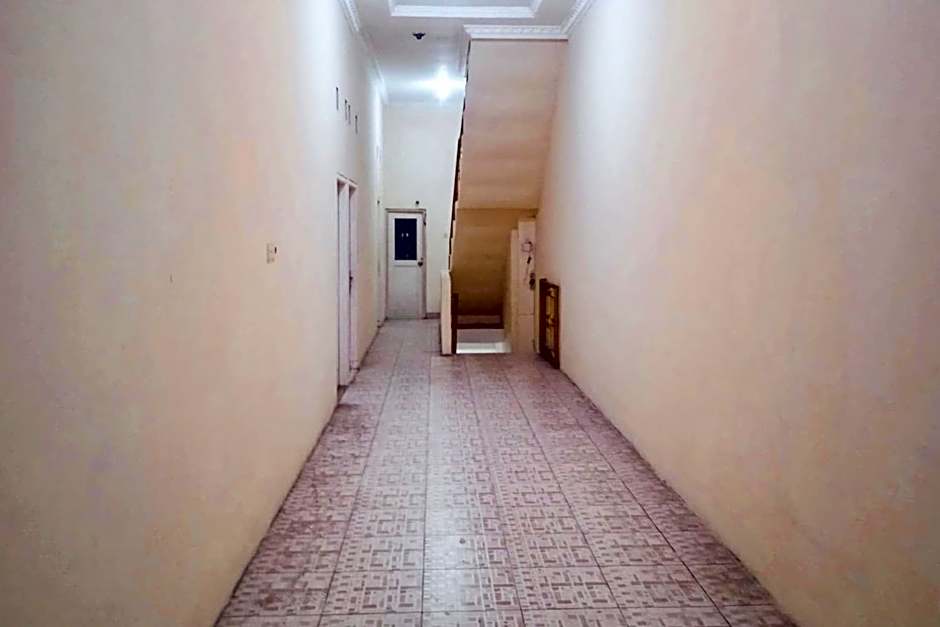 Makaliwe Mitra RedDoorz – Jakarta, NY