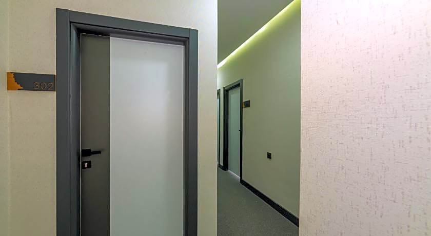 Melanj Airport Hotel