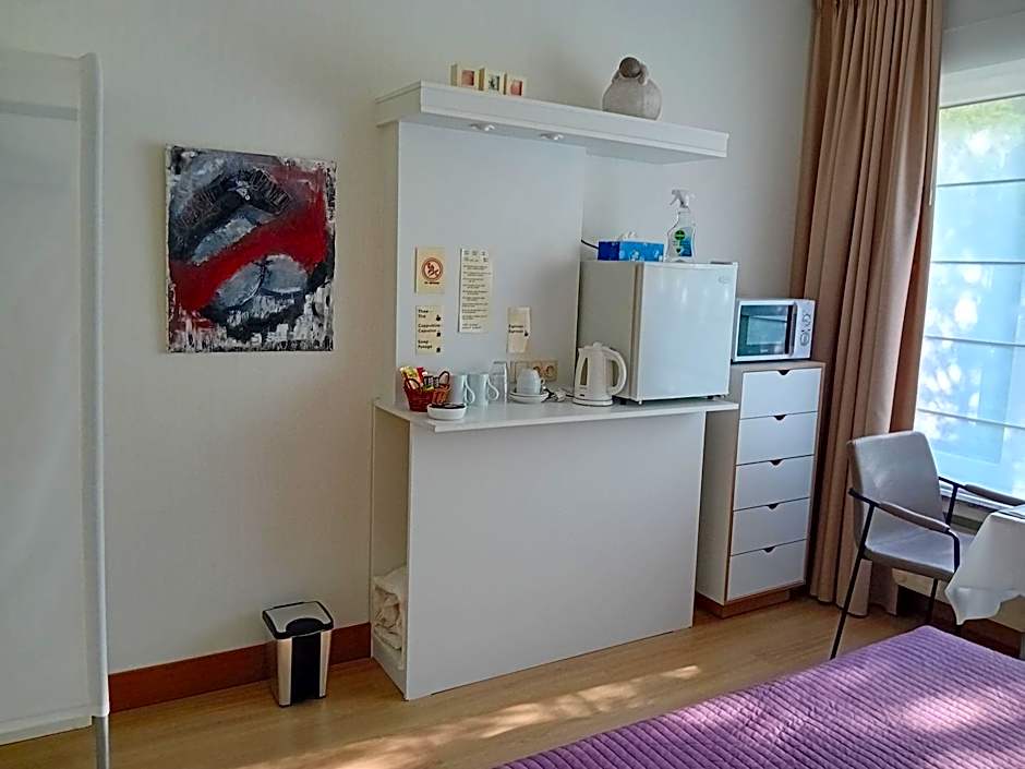 B&B Roseland