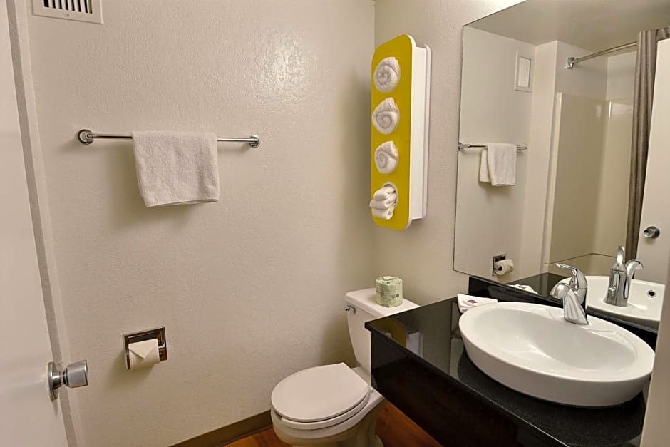 Motel 6-Danvers, MA - Boston North