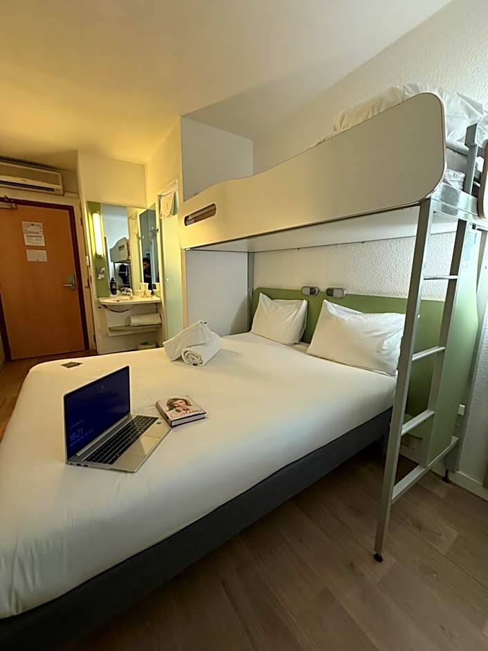 ibis budget Leeds Centre Crown Point Road