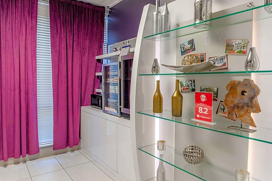 TRYP by Wyndham Savannah