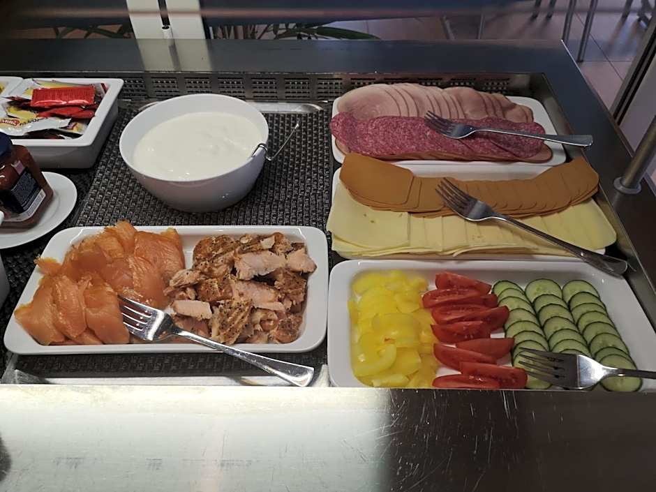 Senja Fjordhotell and Apartments